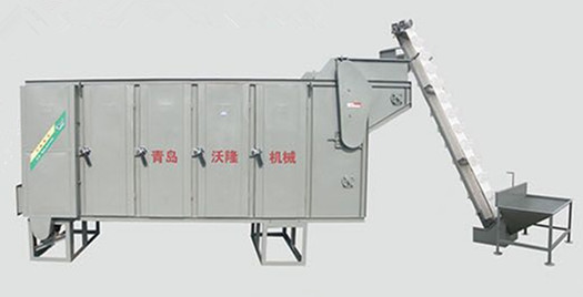 Continuous feeding and output peanut roaster